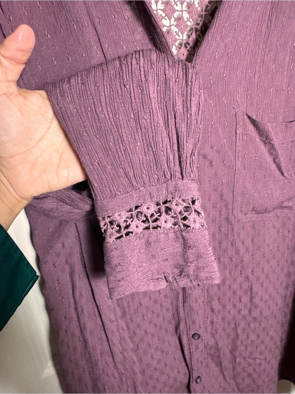 Free People  the best blouse Purple Solid Lace V-Neck Long Sleeve Button-Up  M - Picture 5 of 7